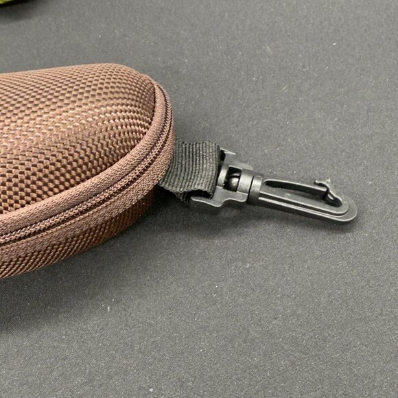 Maui Jim Hard Small Sunglasses Case With Clip and Microfiber Cleaning Cloth - Picture 3 of 6